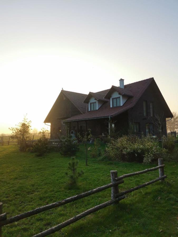 Отель Stajnia Karczow Экстерьер фото